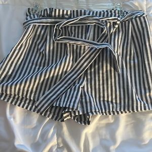 Paper bag tie shorts